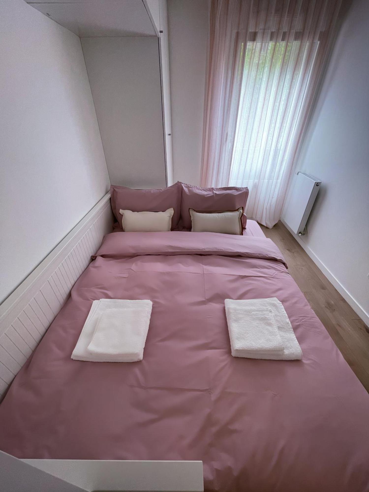 Grand Appartement 克利希 外观 照片