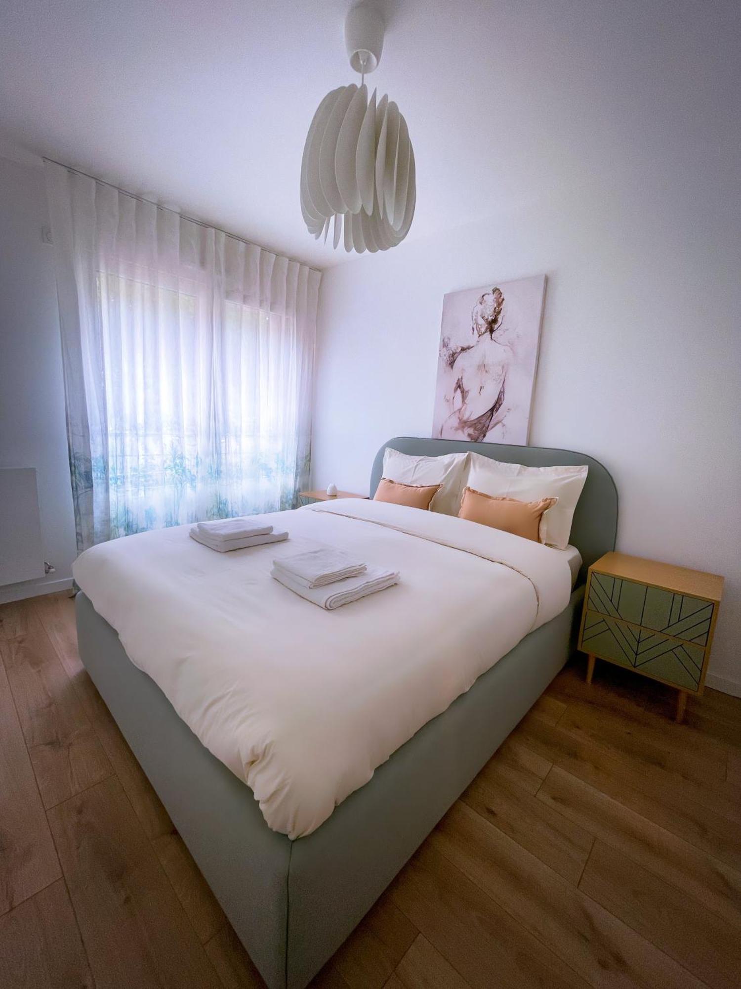 Grand Appartement 克利希 外观 照片